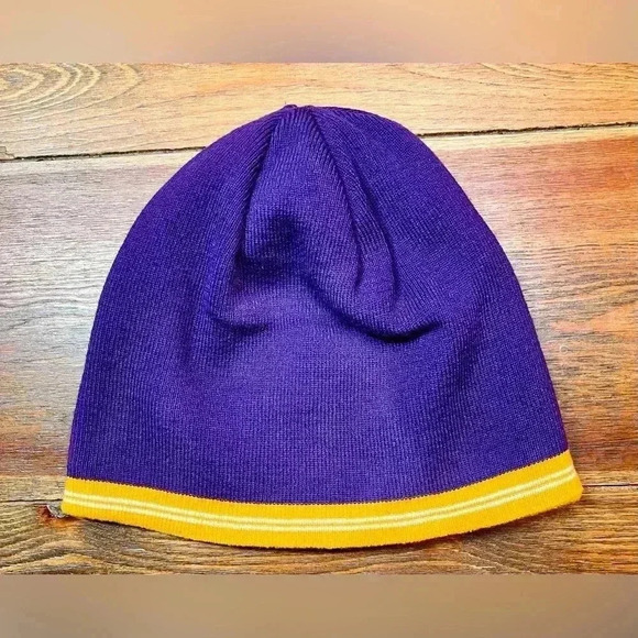 Vintage Adidas | Reversible Lakers Beanie / Hat | Yellow or Purple - Picture 5 of 5